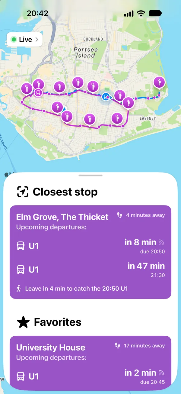 U1 순환 노선 지도와 가장 가까운 정류장 Elm Grove, The Thicket을 보여 주는 UoP Bus: 걸어서 4분, U1은 8분 후, 그리고 20:50 U1을 타려면 4분 후에 나서라는 안내.